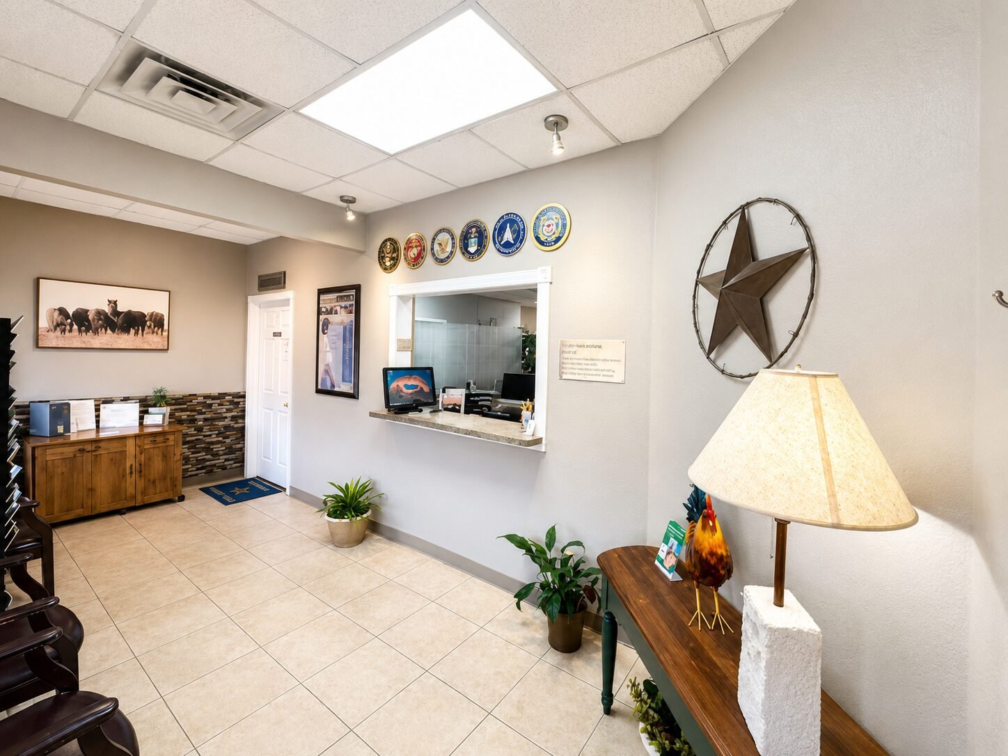 The waiting room at Bandera Chiropractic